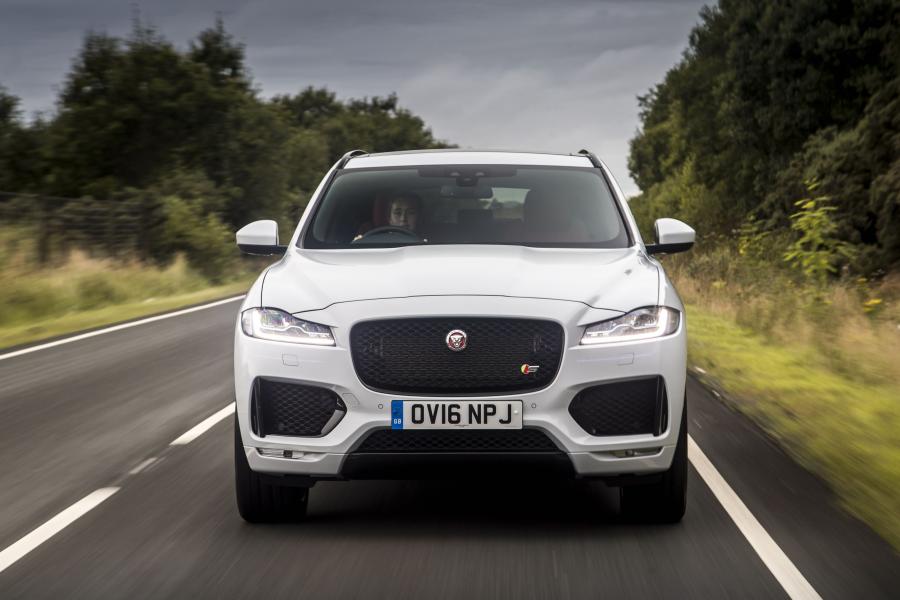  Jaguar F-Pace S 30d AWD 2016 года  (UK) (фото 14 из 30)